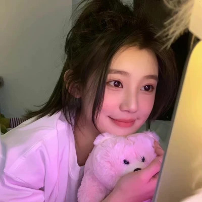 精选2025年女生头像图片