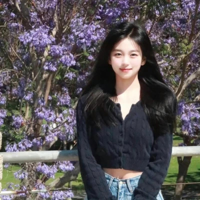 精选2025年女生头像图片