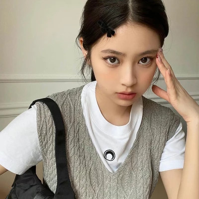 精选2025年女生头像图片