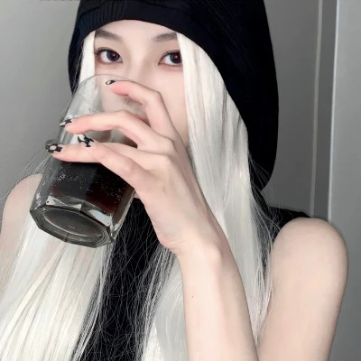 精选2025年女生头像图片