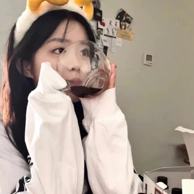 精选2025年女生头像图片