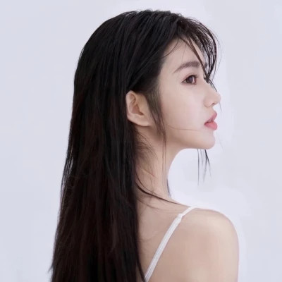 时尚潮流的2025年女生头像图片