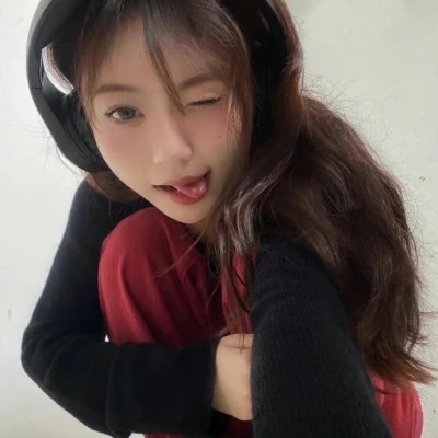 时尚潮流的2025年女生头像图片