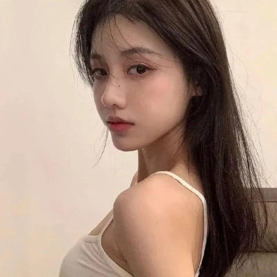 时尚潮流的2025年女生头像图片