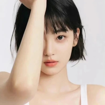 时尚潮流的2025年女生头像图片