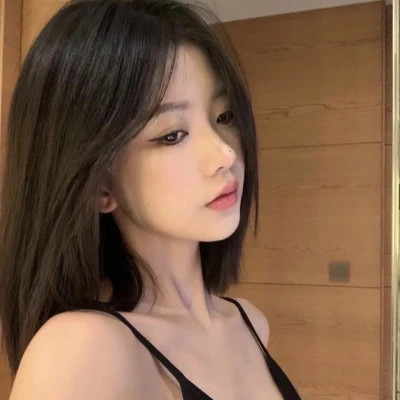 时尚潮流的2025年女生头像图片