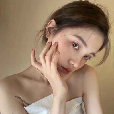 时尚潮流的2025年女生头像图片