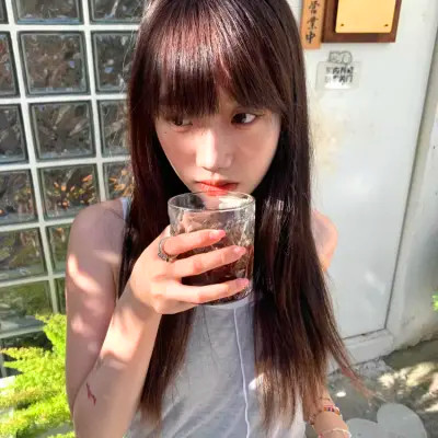 超级好看的2025年女生头像图片