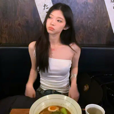 超级好看的2025年女生头像图片