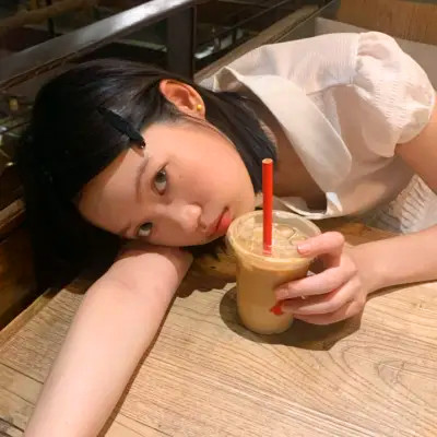 2025年流行女生头像高清大图
