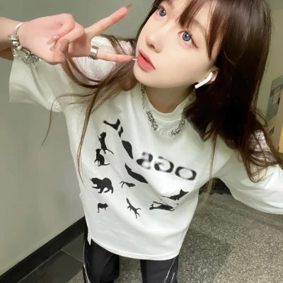 2025年最流行的微信真人女生头像