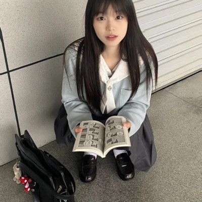2025年最IN潮流个性女生头像图片