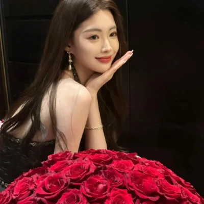 2025年最IN潮流个性女生头像图片