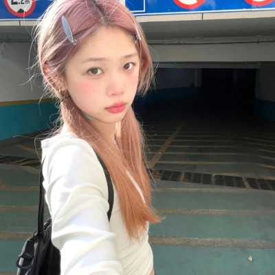 2025年最IN潮流个性女生头像图片