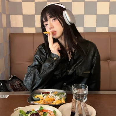 2025年最IN潮流个性女生头像图片