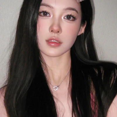 2025年最IN潮流个性女生头像图片