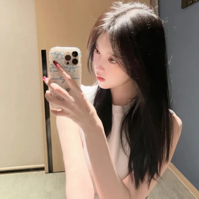 2025年高清绝美女生头像图片