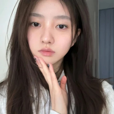 2025年高清绝美女生头像图片