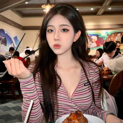 2025年高清绝美女生头像图片