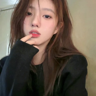2025年高清绝美女生头像图片