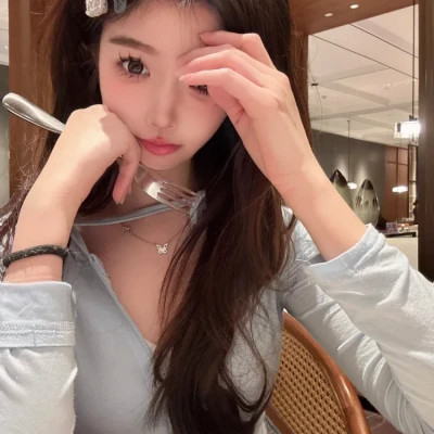 2025年引领潮流时尚女生头像图片