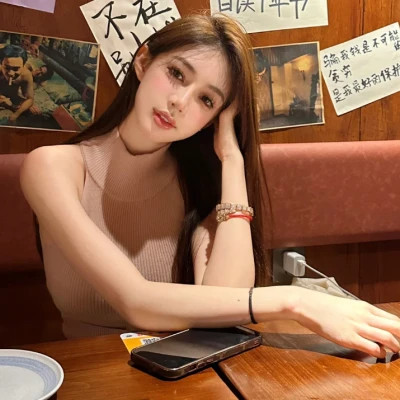 2025年引领潮流时尚女生头像图片