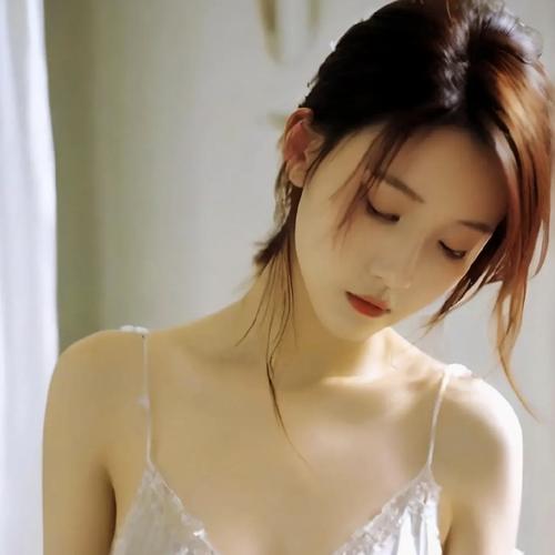 2025年网上高清好看的最火女生头像图片