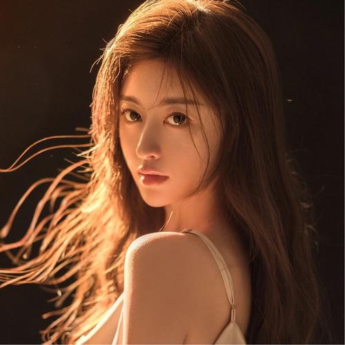 2025年网上高清好看的最火女生头像图片