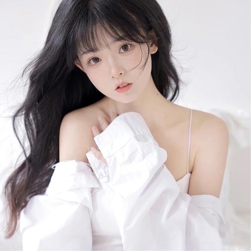 2025年网上高清好看的最火女生头像图片