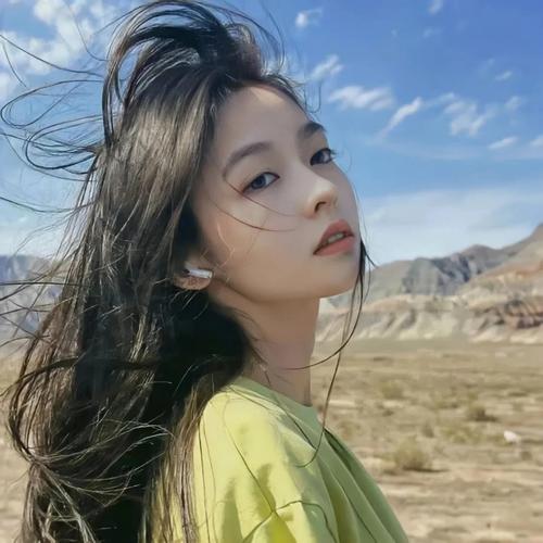 2025年网上高清好看的最火女生头像图片