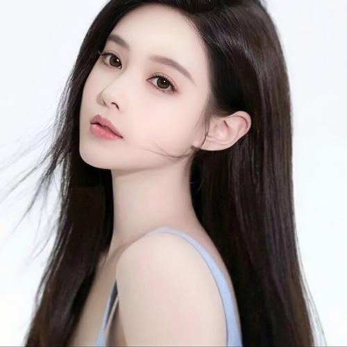 2025年网上最火的女生头像图片