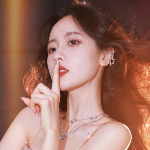 2025爆款女生头像图片
