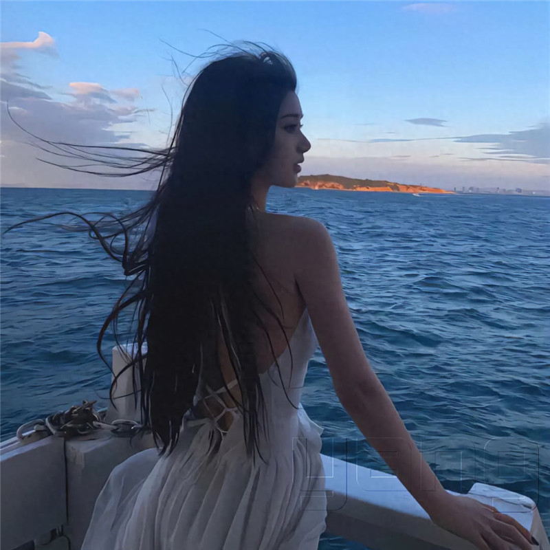 高级自由感女生头像图片