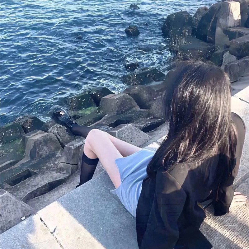 高级自由感女生头像图片
