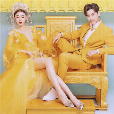 新郎新娘一左一右结婚情侣头像图片