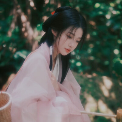 氛围感古风女生头像图片