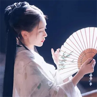 女生古风素雅清淡的头像图片