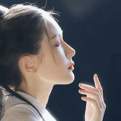女生古风素雅清淡的头像图片