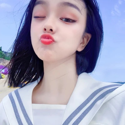 甜美风格的女生头像图片
