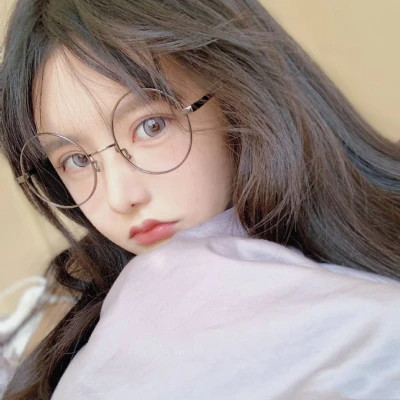 甜美风格的女生头像图片