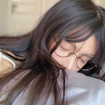 甜美风格的女生头像图片
