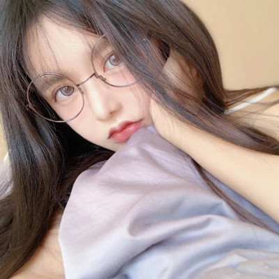 甜美风格的女生头像图片