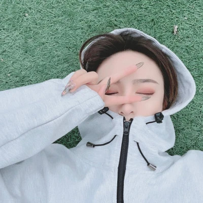 甜美风格的女生头像图片