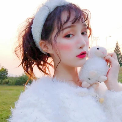 甜美风格的女生头像图片