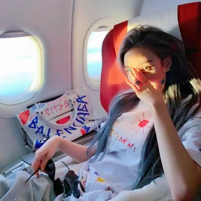 甜美风格的女生头像图片