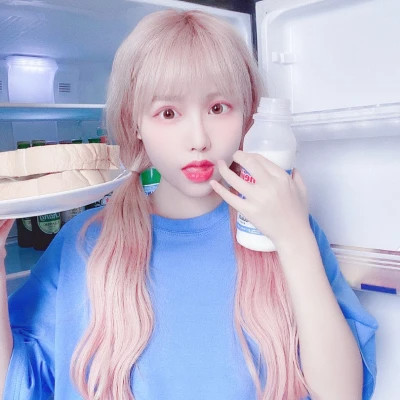 甜美风格的女生头像图片