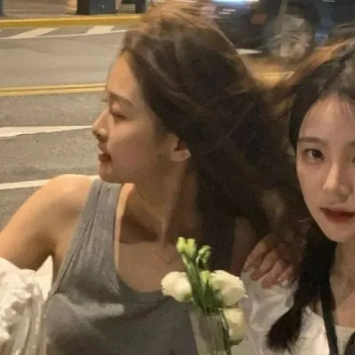 2025年最火爆的真人闺蜜头像图片