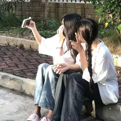 2025最火闺蜜头像二人一人一半