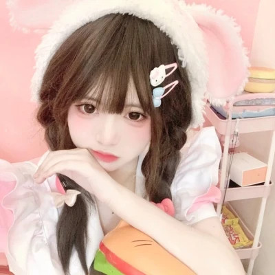 2025年真人女生头像图片