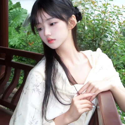 2025年真人女生头像图片
